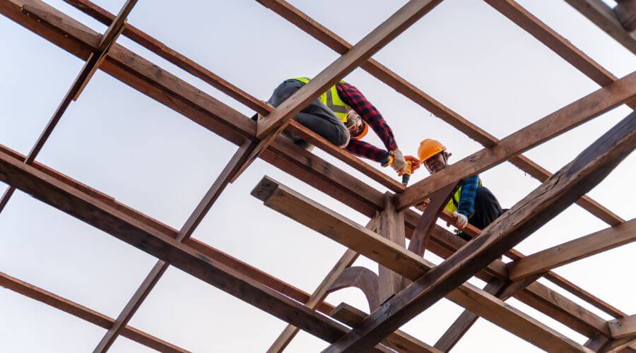 Professional gutter cleaning services in Easley, SC